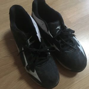 Football cleats size 7